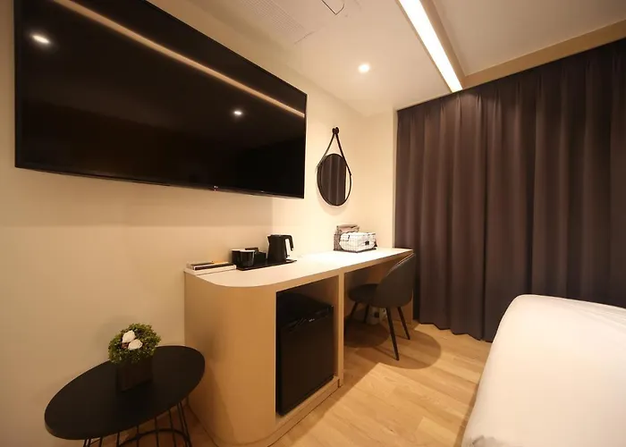 Dongnae Hound Sajik Minam Station Hotel Busan