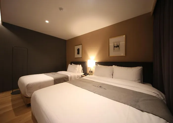 Dongnae Hound Sajik Minam Station Hotel *