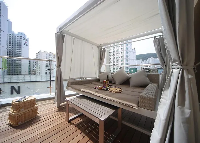 Dongnae Hound Sajik Minam Station Hotel *