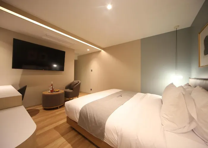 Dongnae Hound Sajik Minam Station Hotel Busan