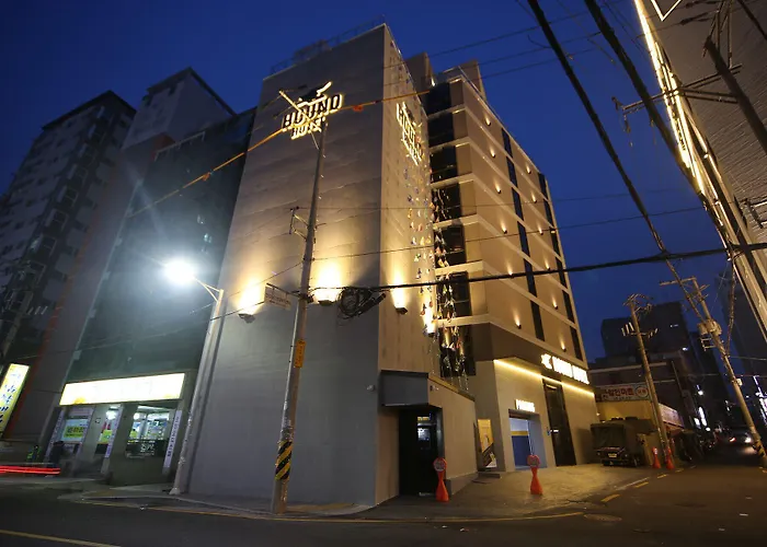 Dongnae Hound Sajik Minam Station Hotel Busan