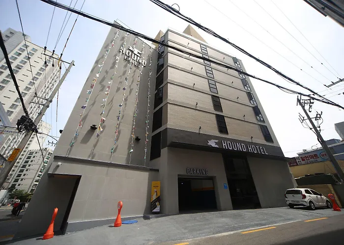 Dongnae Hound Sajik Minam Station Hotel *