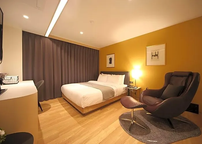 Hotel Dongnae Hound Sajik Minam Station Busan