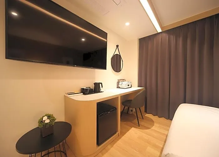 Dongnae Hound Sajik Minam Station Hotel Busan
