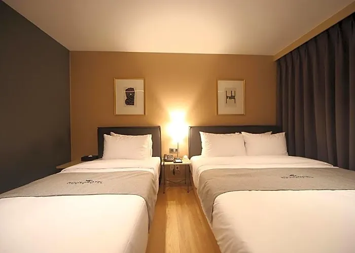 Hotel Dongnae Hound Sajik Minam Station