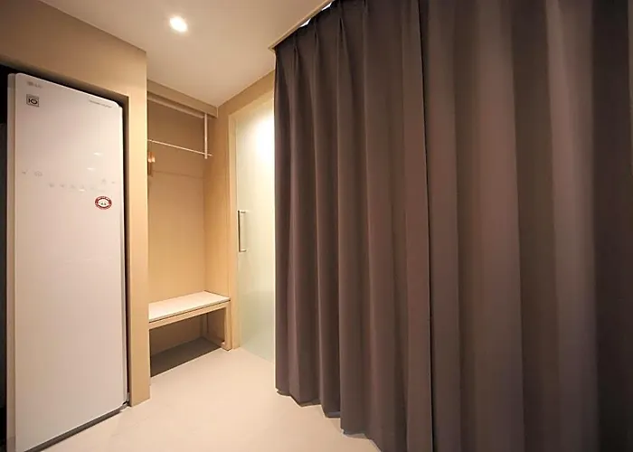 Dongnae Hound Sajik Minam Station Hotel *