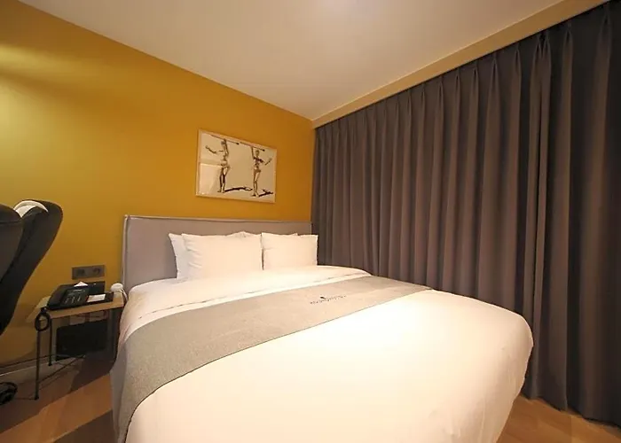 Dongnae Hound Sajik Minam Station Hotel Busan
