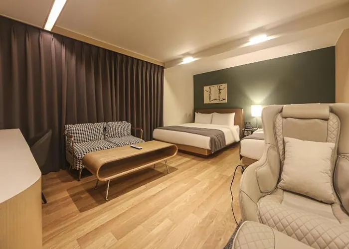 Dongnae Hound Sajik Minam Station Hotel Busan