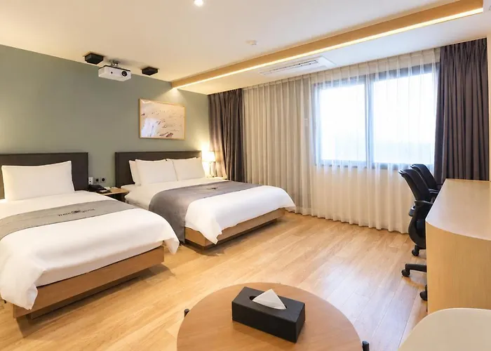 Dongnae Hound Sajik Minam Station Hotel Busan