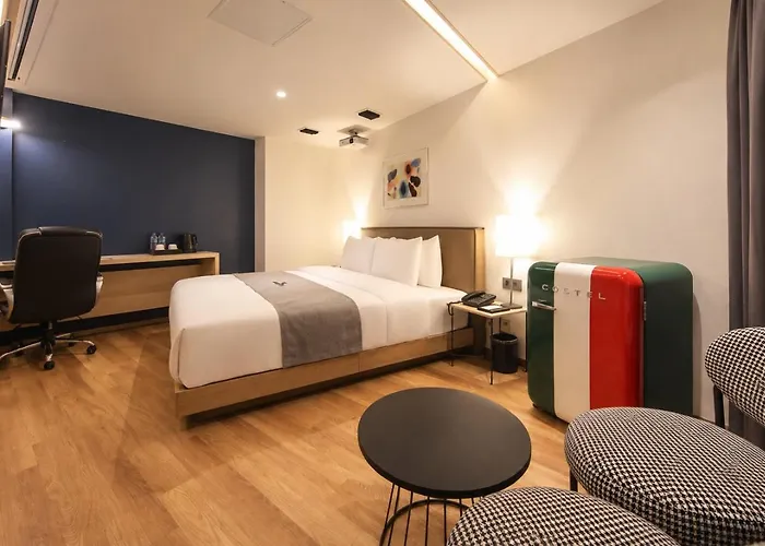 Dongnae Hound Sajik Minam Station Hotel