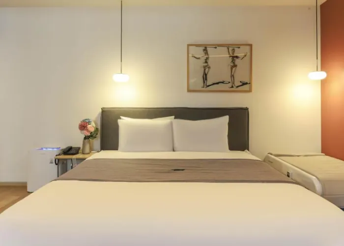 Dongnae Hound Sajik Minam Station Hotel *